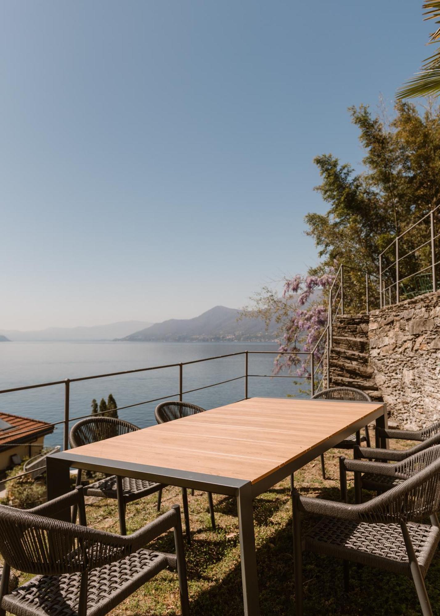 Charming Moment Di Villa Porta - Casa Dolce Luino Exterior photo